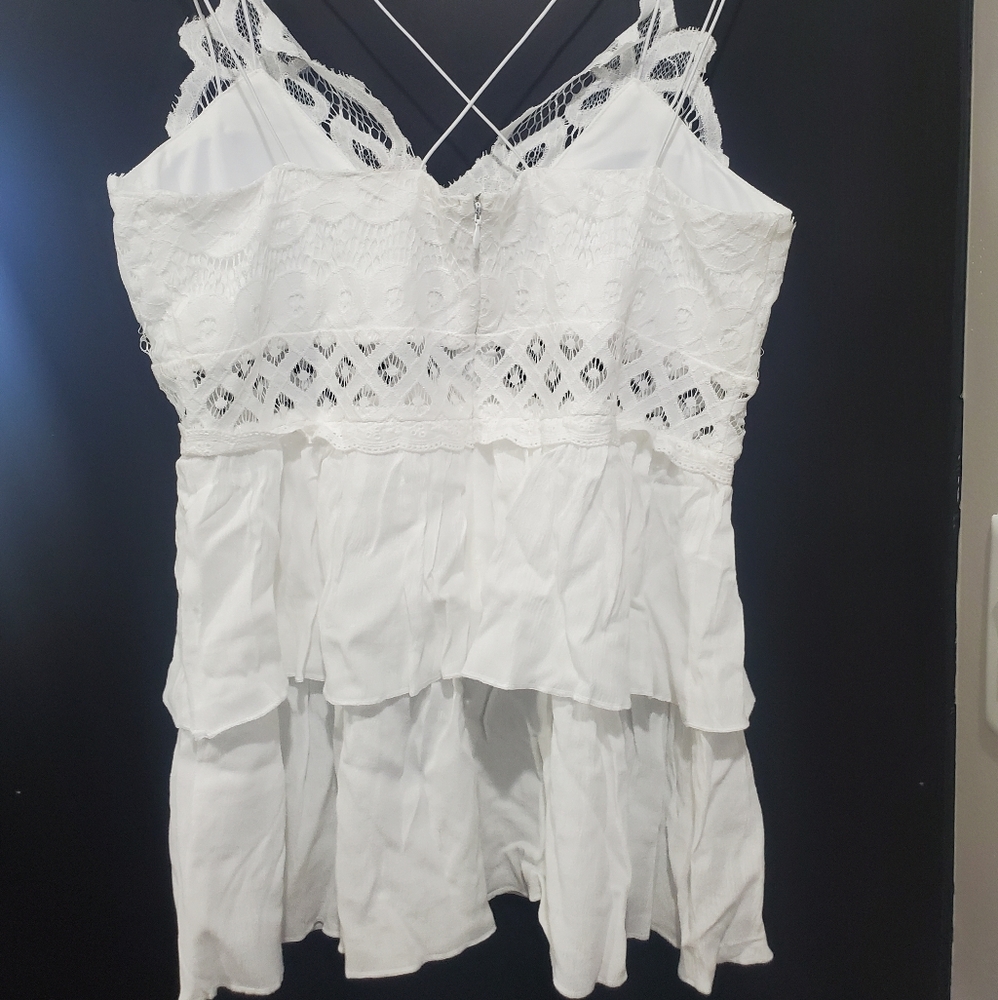 Lace - Picture 3 of 8